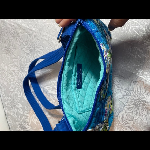 Donna Sharp Quilted Crossbody Handbag - Picture 5 of 8